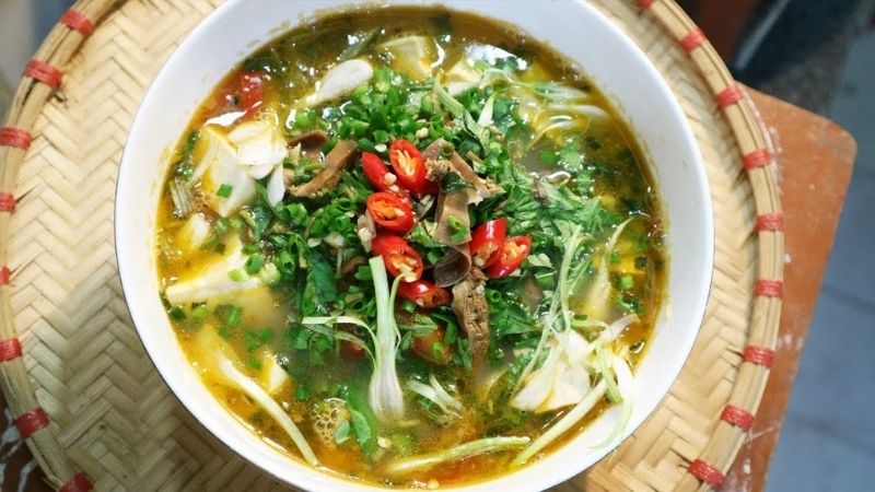 Thành phẩm món canh trai nấu đậu hũ