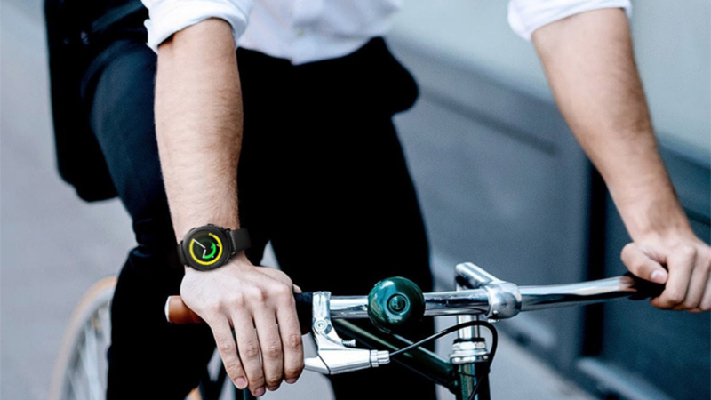 Smartwatch với các tính năng theo dõi sức khoẻ Smartwatch với các tính năng theo dõi sức khoẻ
