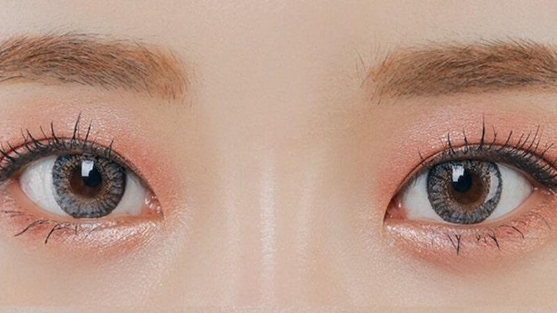 Trang điểm mắt theo màu cam đào