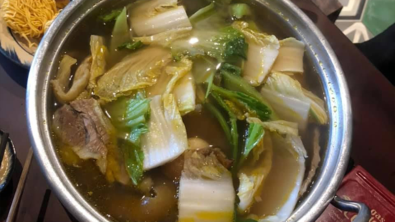 Lẩu bò Bốn Mùa