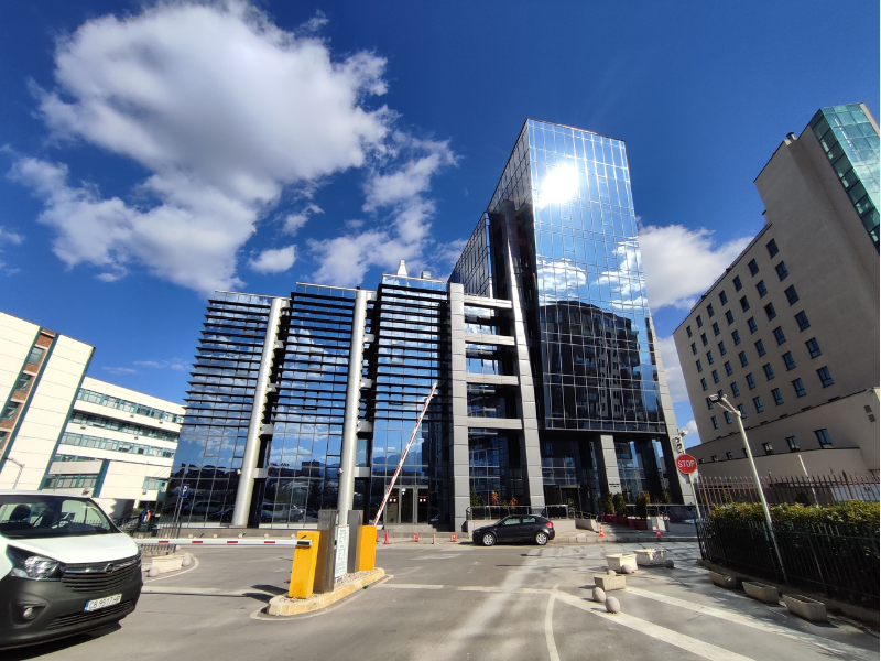 Ảnh chụp góc rộng ở điều kiện đủ sáng trên Redmi Note 10 Pro. (Nguồn: GSMArena).