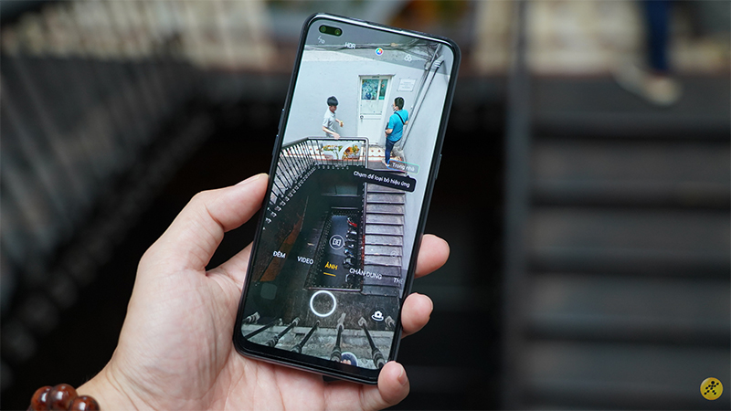 Chế độ chống rung hỗ trợ chụp ảnh và quay phim cực tốt Chế độ chống rung hỗ trợ chụp ảnh và quay phim cực tốt