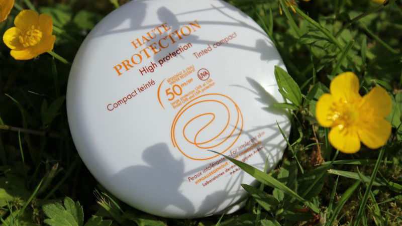 Eau Thermale Avène High Protection Tinted Compact SPF 50