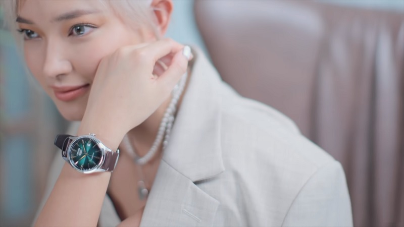 Châu Bùi tiết lộ vì sao một fashionista cần một chiếc đồng hồ phù hợp Châu Bùi tiết lộ vì sao một fashionista cần một chiếc đồng hồ phù hợp