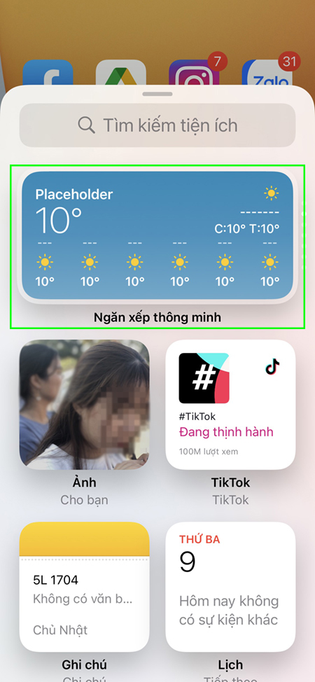Cách thêm và xóa widget vào màn hình chính trên iOS 14 mới đơn giản, ai cũng biết làm > Cách dùng ngăn xếp thông minh (Smart Stack) trong iPhone
