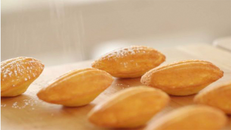 bánh madeleine