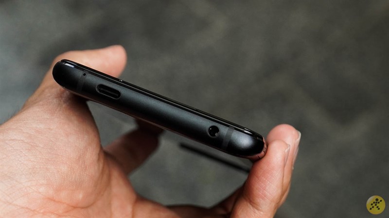 Cạnh dưới của ROG Phone 5 Cạnh dưới của ROG Phone 5