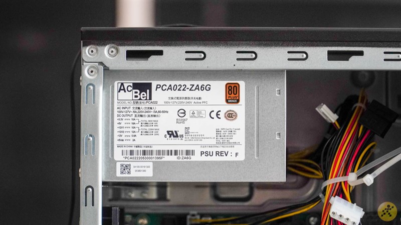 The 80 Plus Platinum certified 300W power supply design promises great performance