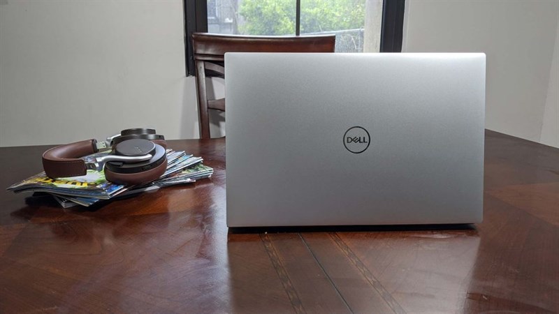  Dell XPS 15 (2020) vẫn có thể chơi được các game ở cài đặt trung bình hoặc các game nhẹ.