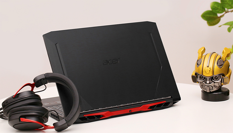 5 laptop chỉ bán online giảm mạnh tới cả triệu, chọn mẫu nào hợp lý?
