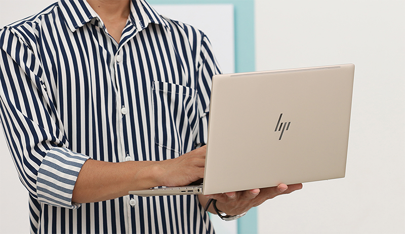 5 laptop chỉ bán online giảm mạnh tới cả triệu, chọn mẫu nào hợp lý?