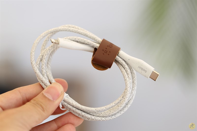 Belkin F8J243 cho hoàn thiện vô cùng bền bỉ và chắc chắn