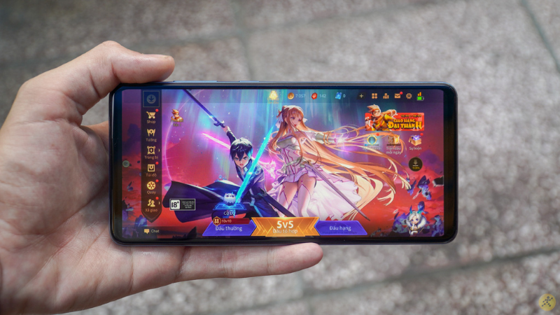 Với Snapdragon 720G cùng 8 GB RAM, Galaxy A72 hoàn toàn có thể cân được nhiều tựa game phổ biến hiện nay.