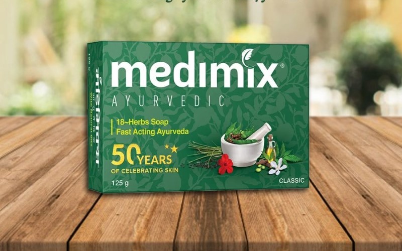 Xà bông thảo mộc ngừa mụn lưng Medimix Ayurvedic Soap