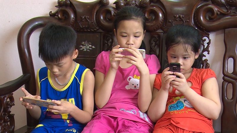 Trẻ em là đối tượng dễ bị ảnh hưởng nhất bởi những nội dung độc hại trên internet.