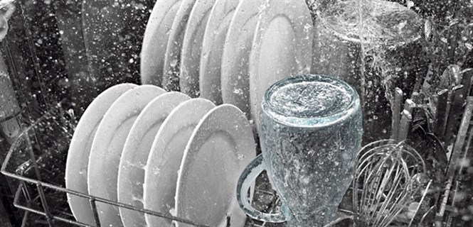 Ảnh hưởng của nước cứng đến máy rửa bát và cách khắc phục