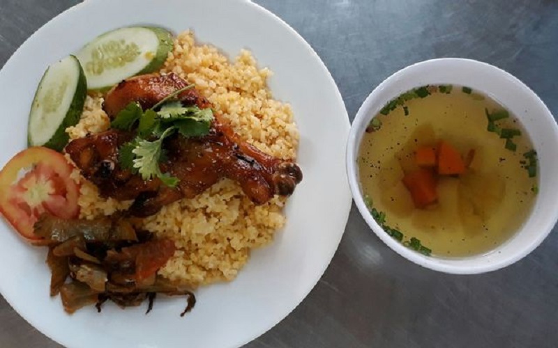 Top 3 irresistible delicious chicken rice restaurants that Binh Thanh people often visit