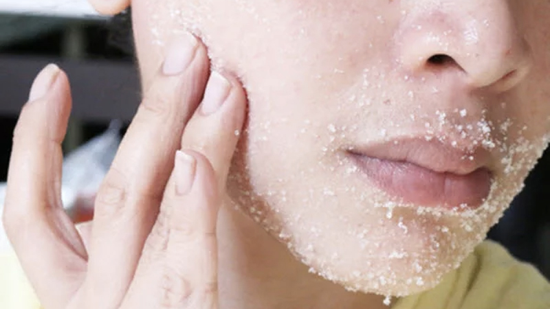 5 dấu hiệu cho thấy bạn rửa mặt chưa sạch