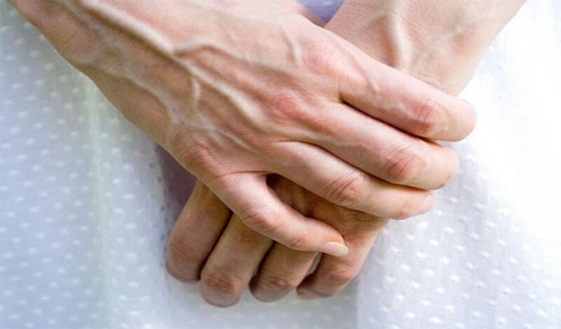Cách kiểm tra cơ thể có thiếu nước hay không?