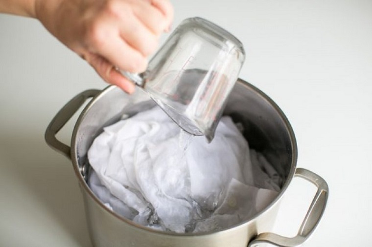 Using white vinegar for pre-soaking