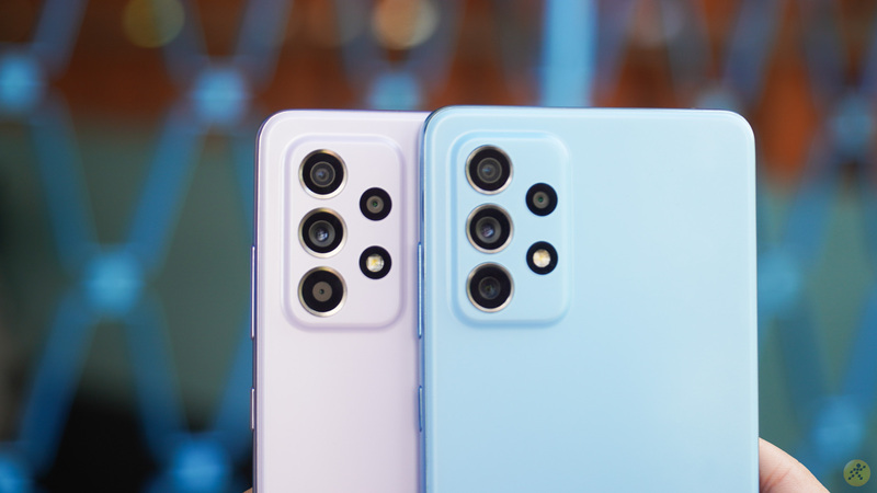 Giống nhau y như đúc, từ thiết kế cấu hình đến hiệu năng xử lý! Vậy điểm khác nhau giữa Galaxy A52 và Galaxy A72 là gì nhỉ?