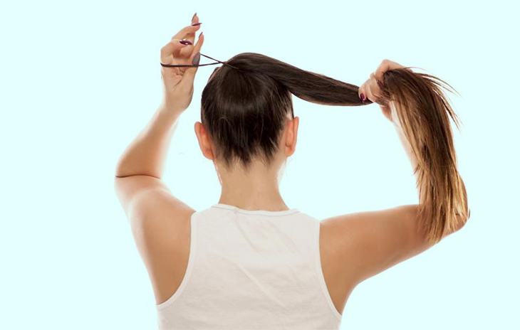 Bật mí 8 mẹo hay “chữa cháy” cho mái tóc bết dầu vào mùa hè