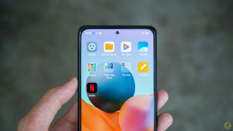 Màn hình mặt trước của Redmi Note 10 Pro vẫn là thiết kế 'đục lỗ' quen thuộc. Màn hình mặt trước của Redmi Note 10 Pro vẫn là thiết kế 'đục lỗ' quen thuộc.