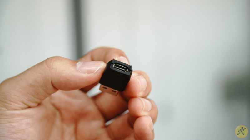 Đầu chuyển từ USB Type-C sang cổng USB Type-A (sẽ khá tiện lợi nếu chiếc máy tính của bạn chỉ có cổng USB Type-A).