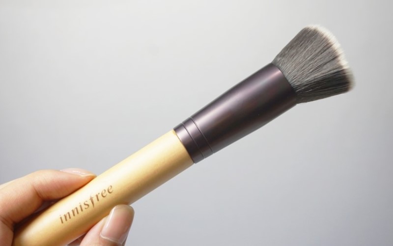 Cọ tán nền Innisfree Master Foundation Brush