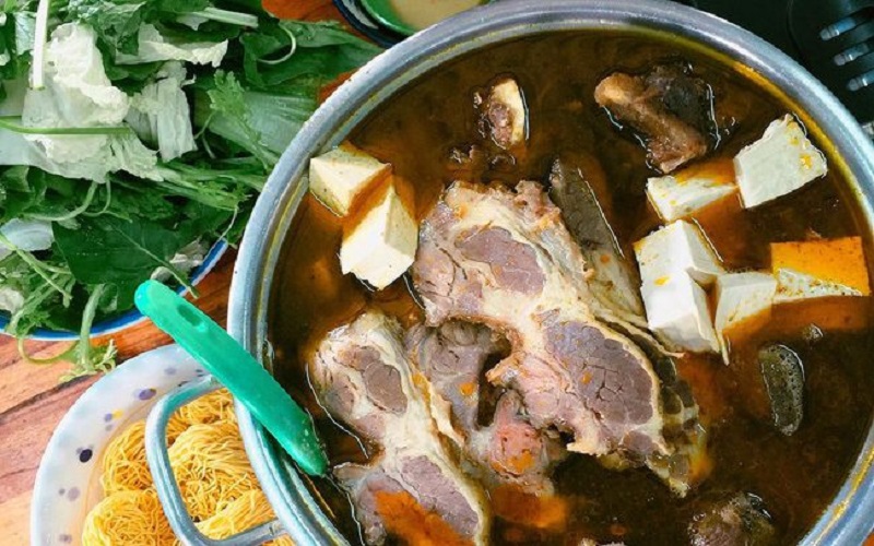 Lẩu Bò Quán Gỗ