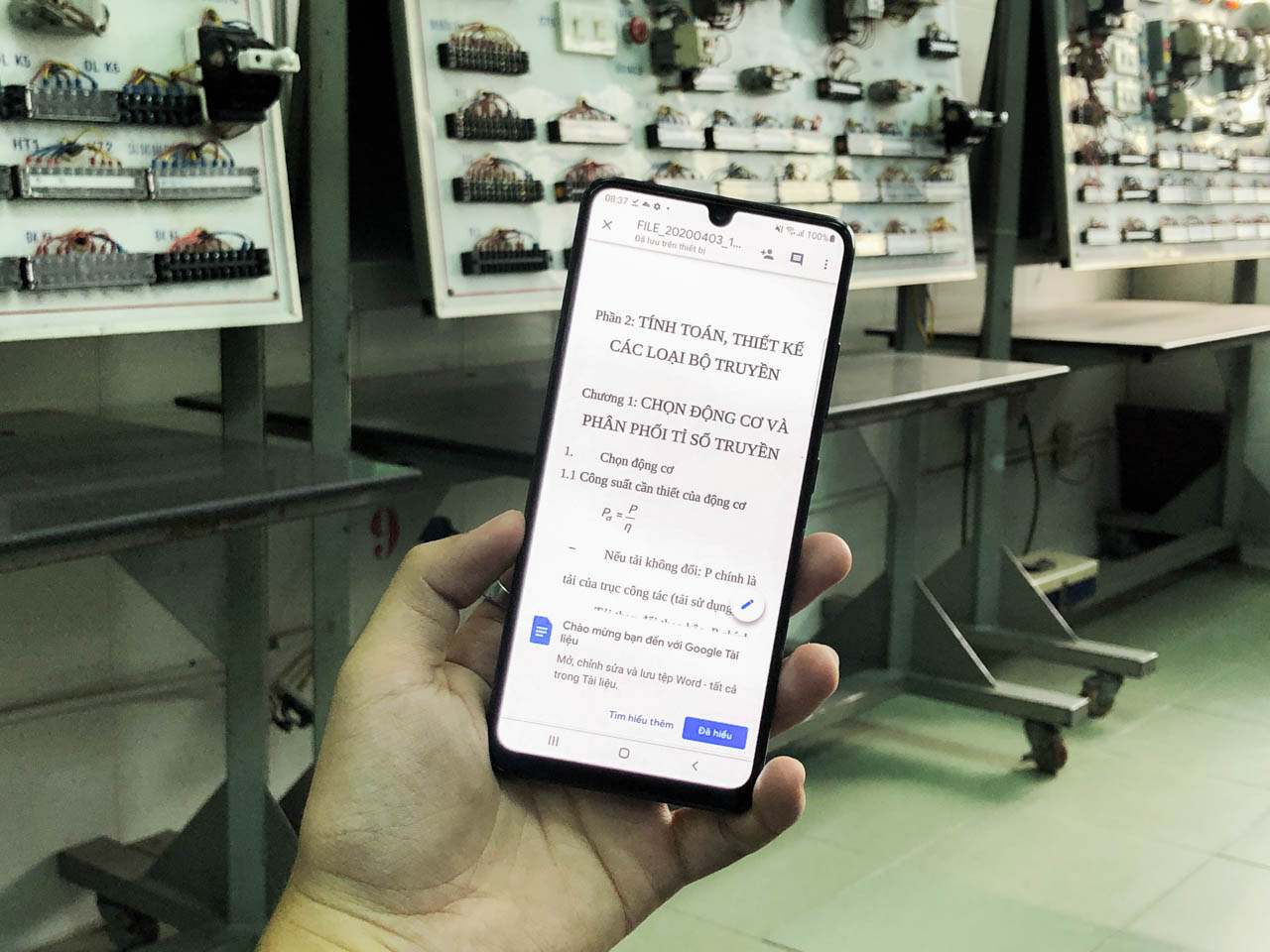 Mình dùng Galaxy A32 để học suốt cả buổi sáng