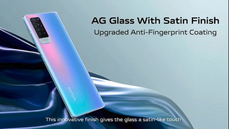 Mặt lưng của Vivo X60 được làm nhám, hạn chế được việc bám bẩn, mồ hôi và dấu vân tay.