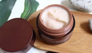 Khám phá bí quyết dưỡng da với kem dưỡng trà đen lên men Innisfree