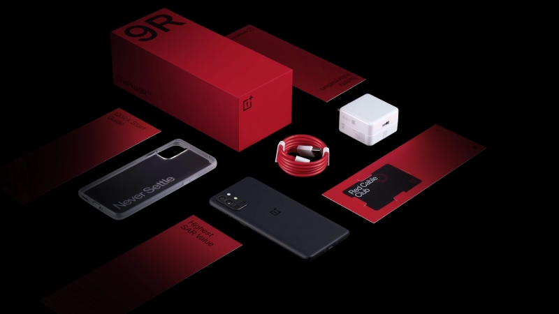 OnePlus 9R và các phụ kiện đi kèm