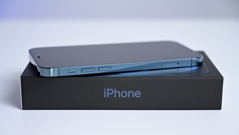 mua iPhone cũ, mua iPhone nữ dùng, iPhone 12 chính hãng, nên mua iPhone cũ, iPhone thế giới di động, apple