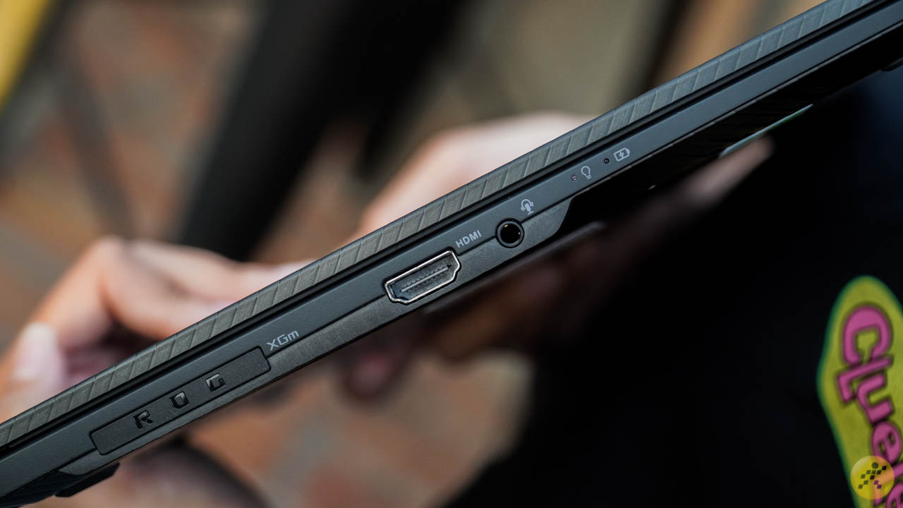 Cạnh trái của ASUS ROG Flow X13 Cạnh trái của ASUS ROG Flow X13
