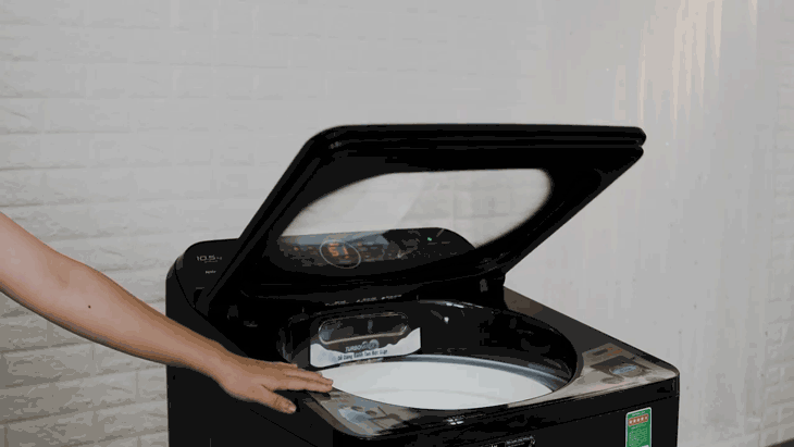 Cửa kính chịu lực với khả năng chống sập