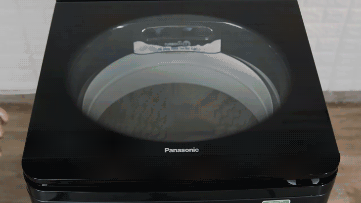 Máy giặt Panasonic Inverter dòng NA-FD-V sở hữu cửa kính chịu lực trong suốt