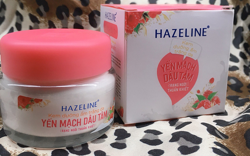 Kem dưỡng da Hazeline yến mạch – dâu tằm