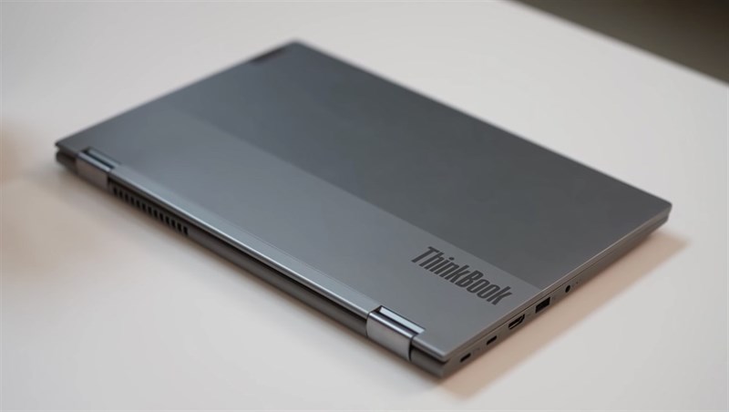 Thiết kế bên ngoài của Lenovo ThinkBook 14s Yoga. Nguồn: DHIARCOM.