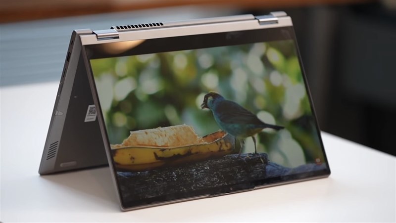 Lenovo ThinkBook 14s Yoga có thể xoay bản lề 360 độ mang đến nhiều cách sử dụng khác nhau. Nguồn DHIARCOM.