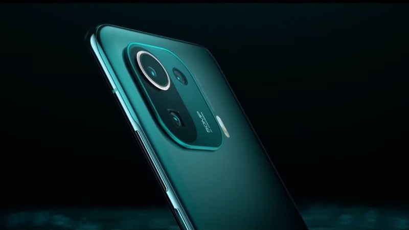Xiaomi Mi 11 Pro có cụm camera không thay đổi gì nhiều 