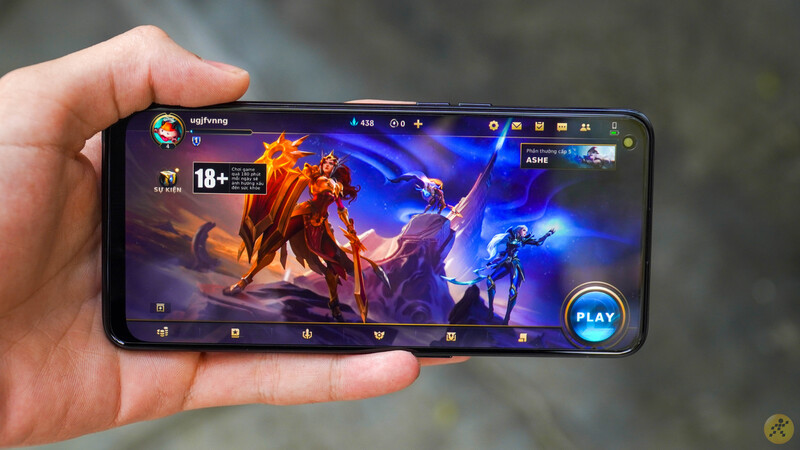 Chơi game Tốc chiến trên A94