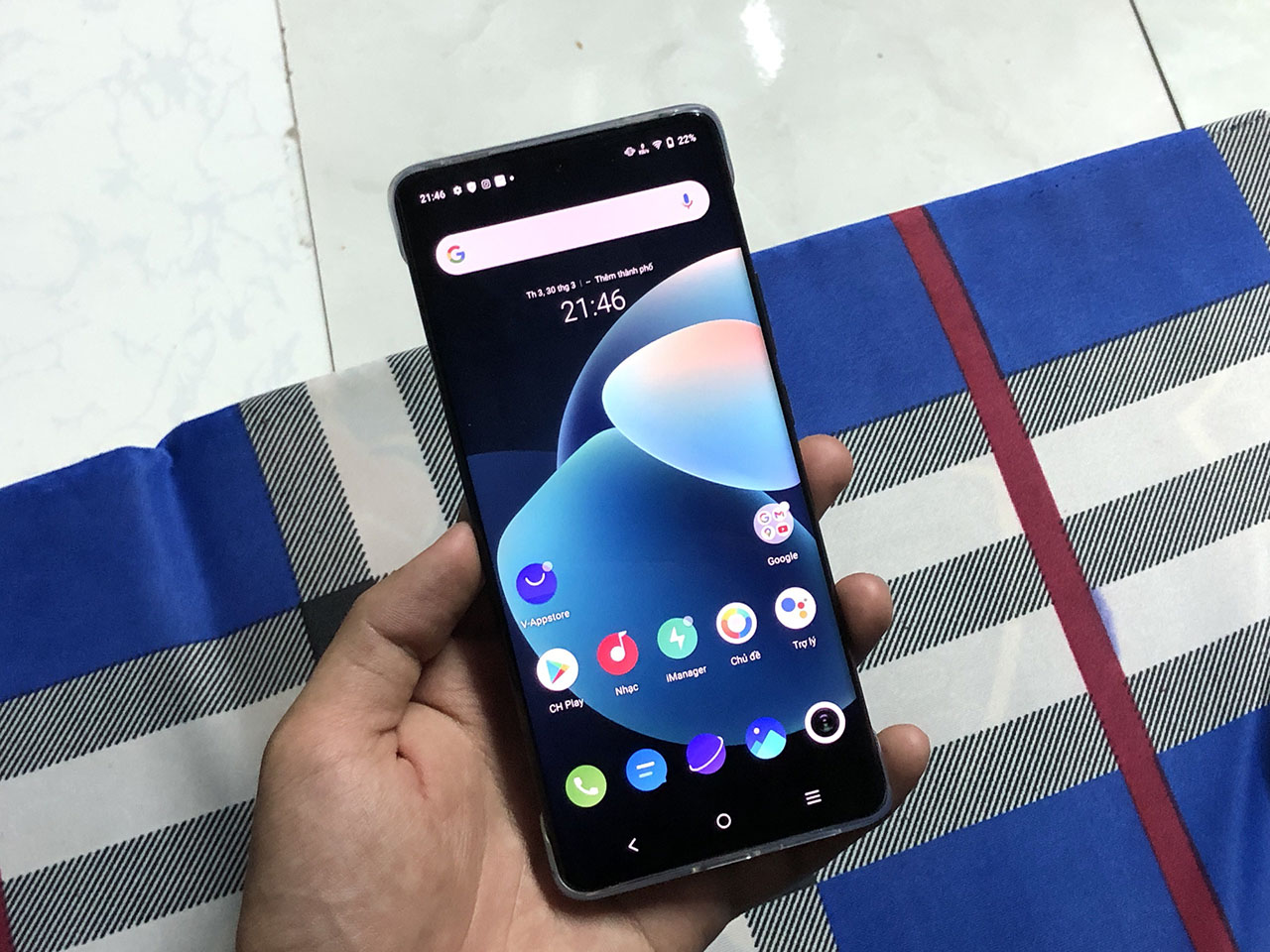 Trở về nhà sau một ngày dài thì Vivo X60 Pro vẫn còn pin