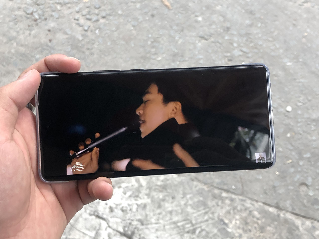 Xem YouTube bằng Vivo X60 Pro rất thú vị