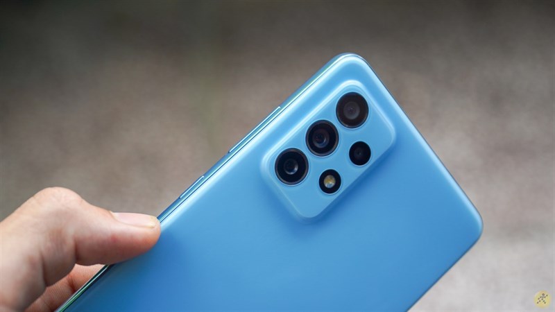Cụm camera liền mạch trên Samsung Galaxy A72.