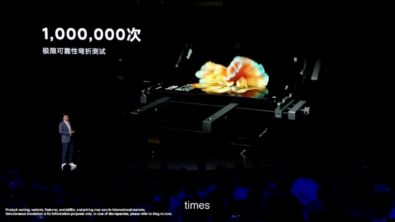 Màn hình của Mi MIX Fold có thể gập liên tục lên đến 1.000.000 lần. (Nguồn: Xiaomi). Màn hình của Mi MIX Fold có thể gập liên tục lên đến 1.000.000 lần. (Nguồn: Xiaomi).