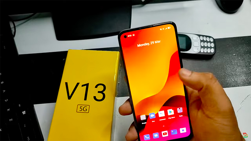 Realme V13 có mức giá bán khá rẻ so với cấu hình máy được trang bị