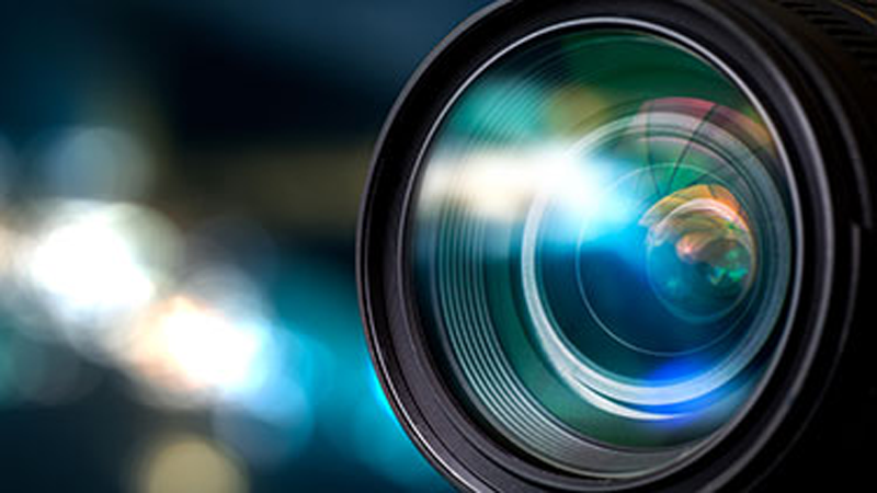 Công nghệ máy ảnh sử dụng dung dịch nước và dầu để tạo ra các tiêu cự khác nhau một cách nhanh chóng. Công nghệ máy ảnh sử dụng dung dịch nước và dầu để tạo ra các tiêu cự khác nhau một cách nhanh chóng.