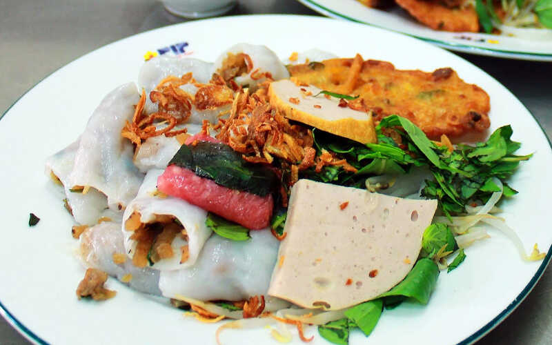 Quán ăn sáng ngon quận Tân Phú: Bánh cuốn Minh Tú